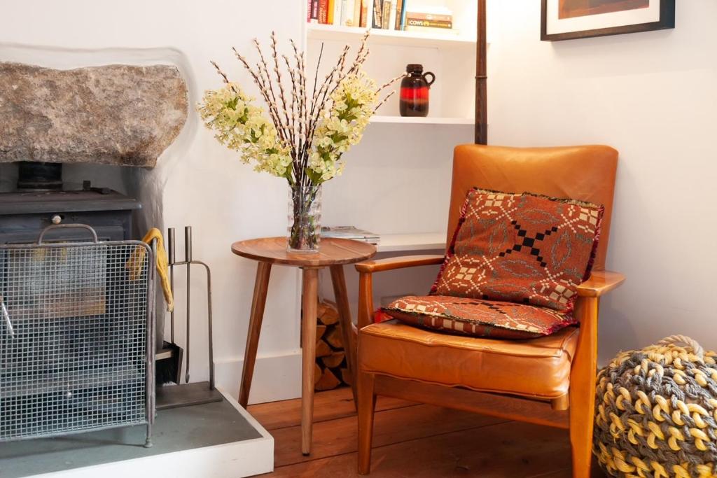 Janies Cottage~ Mousehole~Eclectic Interiors & Vintage Charm