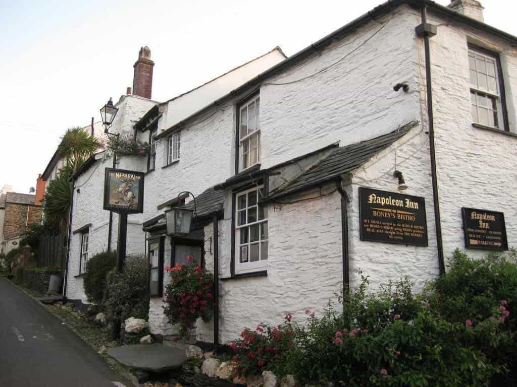 Polrunny Farm Blackberry Cottage - Cornwall bliss in sight of the