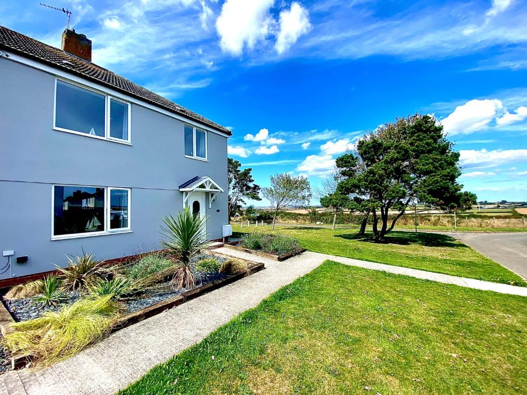 Quiet Cornish retreat with hot tub.