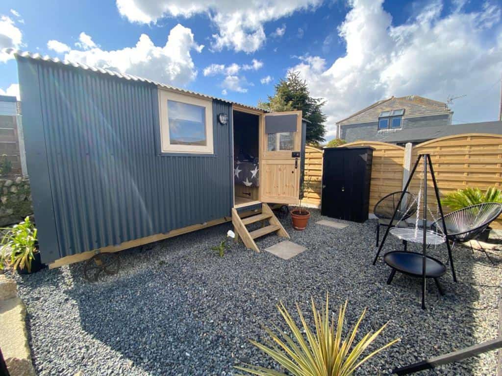 Stargazy Shepherds Hut